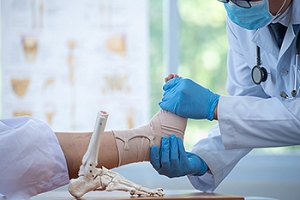 What Are the Causes and Symptoms of a Broken Foot?