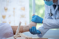 What Are the Causes and Symptoms of a Broken Foot?
